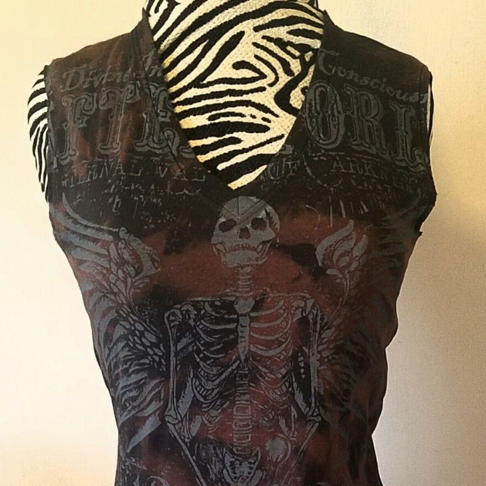 Serpentine Afterworld V-Neck Muscle T-Shirt